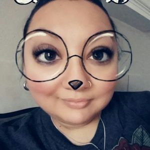 Meet your Posher, Abbye